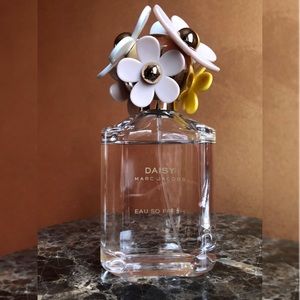 Marc Jacobs Daisy Eau So Fresh 4.25oz